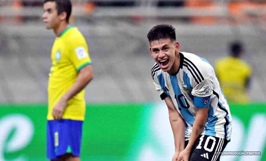 Mundial Sub-17: Argentina atropela Brasil com hat-trick de Echeverri