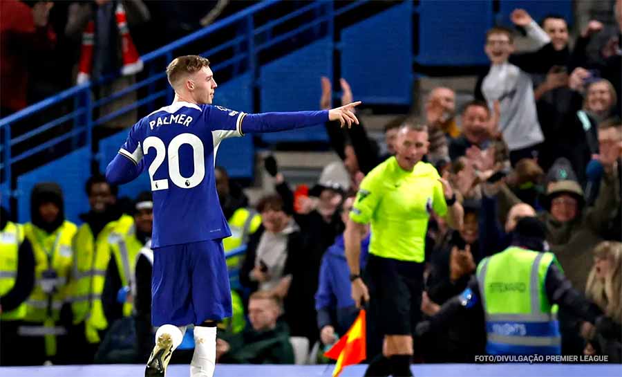 Com quatro de Cole Palmer, Chelsea goleia Everton no Stamford Bridge