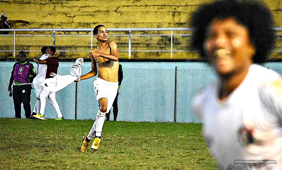 Leozinho marca, Independência bate Rio Branco FC, lidera 2º turno do Acreano e acirra briga pelo título para última rodada