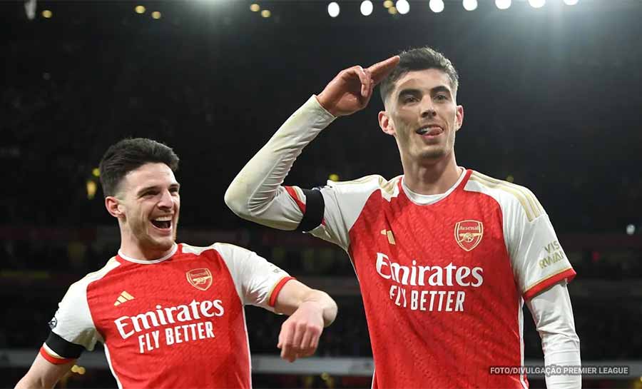 Arsenal atropela o Chelsea e abre três pontos na liderança do Campeonato Inglês