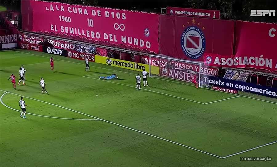 Corinthians sofre gol no início e perde para o Argentinos Juniors