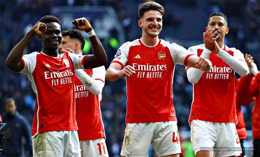 Arsenal vence o Tottenham em clássico de Londres e segue firme na liderança