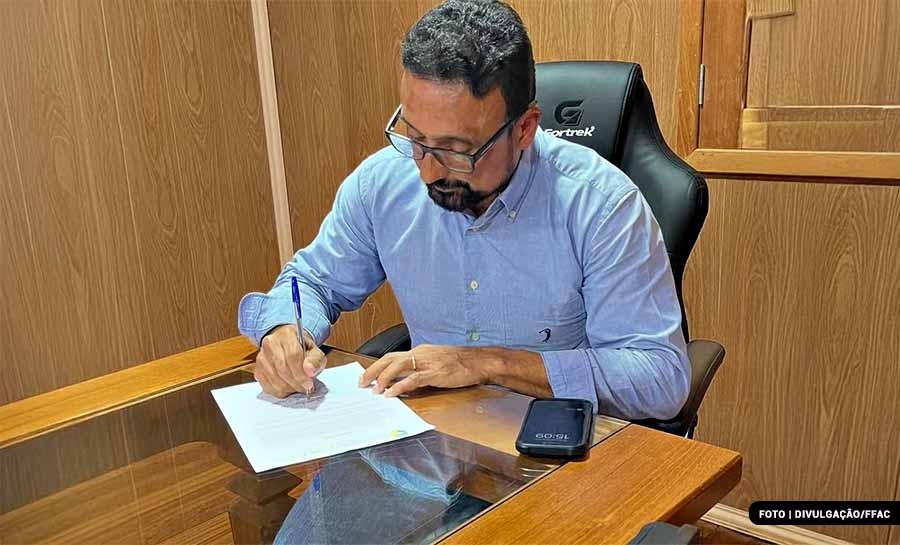 Adem Araújo é empossado presidente da Federação de Futebol do Acre até 2027